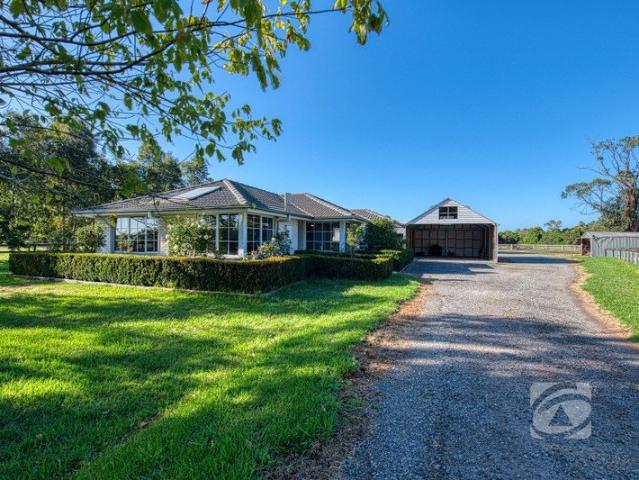 Cottage for sale in Camerons Creek, Victoria