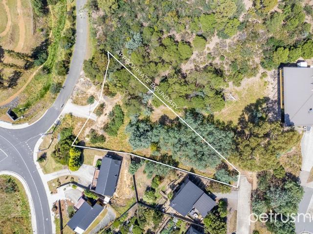Land for sale in Geilston Bay