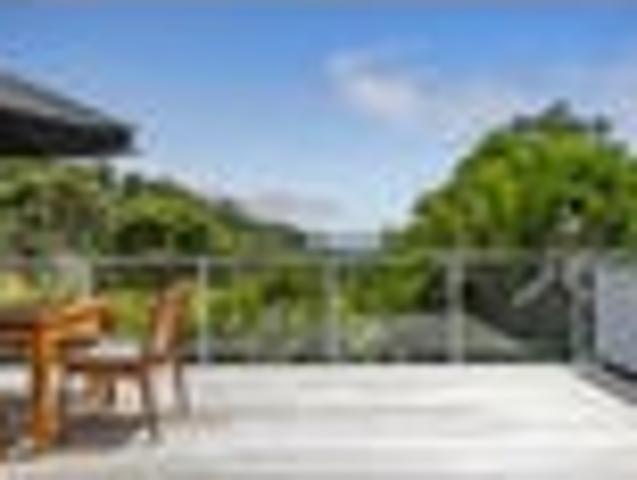 House for sale in Oratia