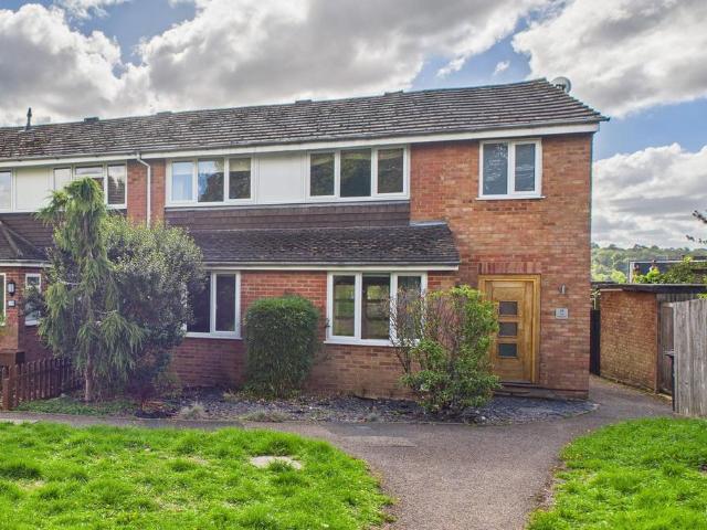 House for rent in Pouchen End, Hertfordshire