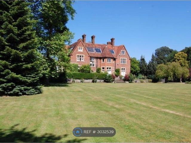 Apartment for rent in Denham, Higher Denham