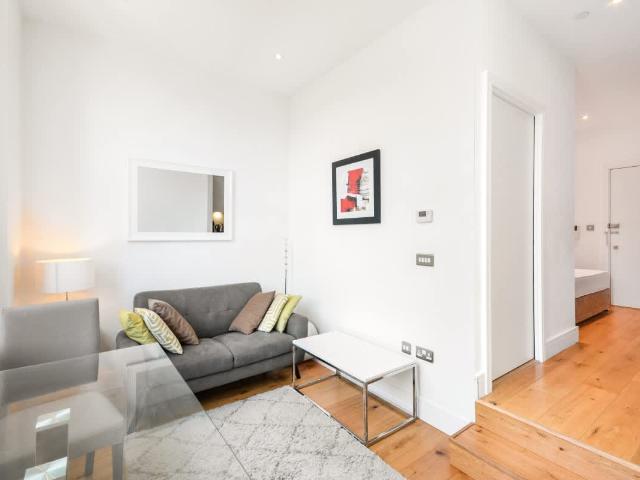 Apartment for rent in Stockwell Park, Greater London
