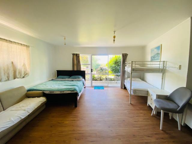 Apartment for rent in Paremoremo, Oroua County