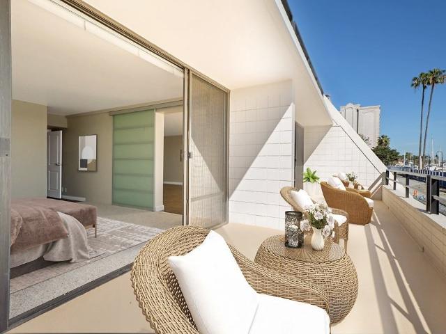 Apartment for rent in Canoga Park, California