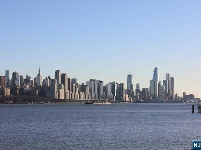 Condo for sale in Edgewater