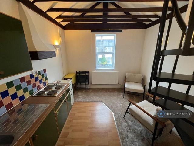 Apartment for rent in Mount Pleasant, Swansea