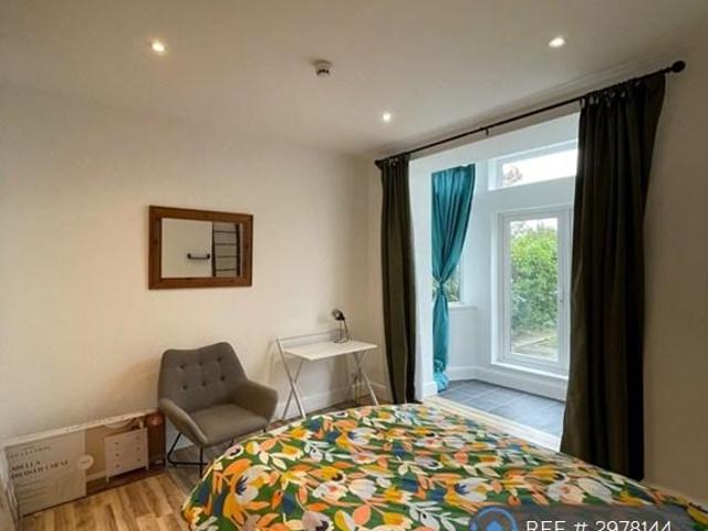 Apartment for rent in Mount Pleasant, Swansea