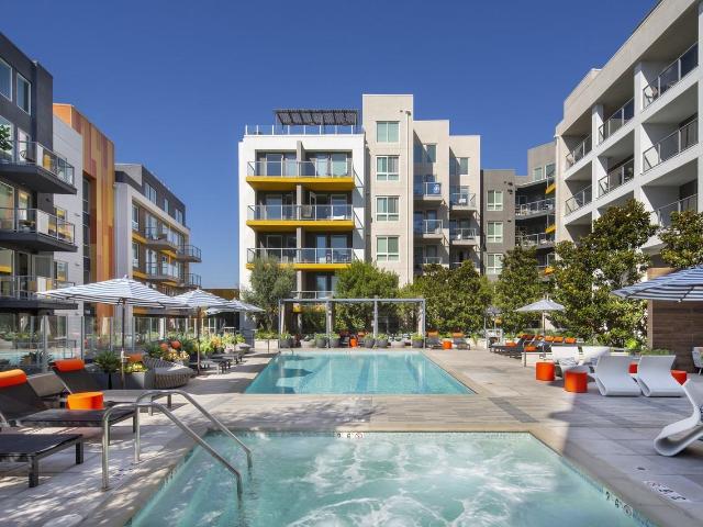 Apartment for rent in Canoga Park, California