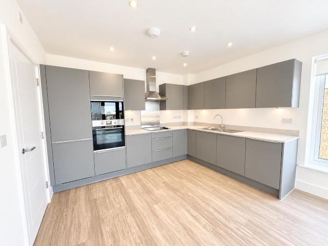 Apartment for rent in The Quarry, Greater London
