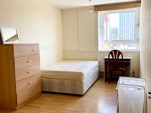 Room for rent in London Borough of Tower Hamlets, Greater London