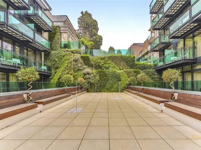 Studio for rent in South Hampstead, Greater London