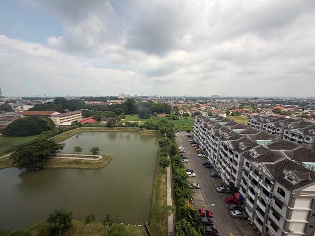 Condominium for sale in Malaka