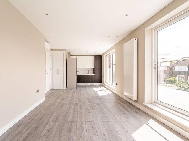 Apartment for rent in Golders Green, Isle Of Man