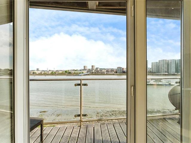 Apartment for rent in London Borough of Newham, Greater London