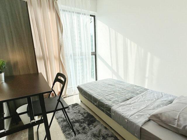 Room for rent in River Valley