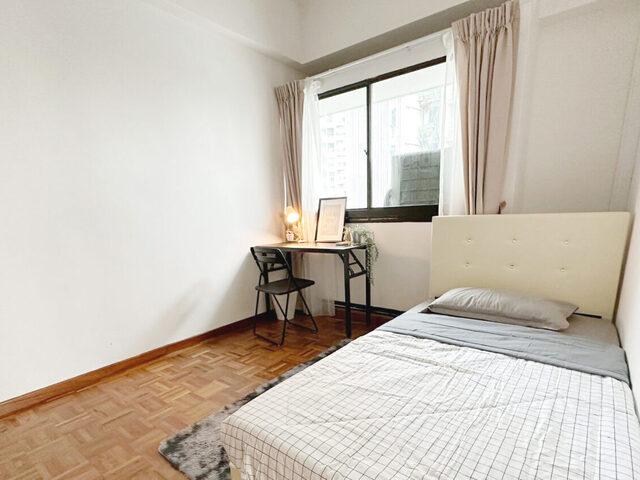 Room for rent in River Valley