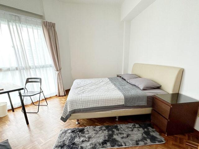 Room for rent in River Valley