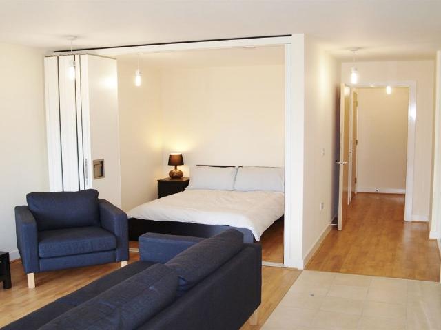 Studio for rent in London Borough of Wandsworth, Greater London