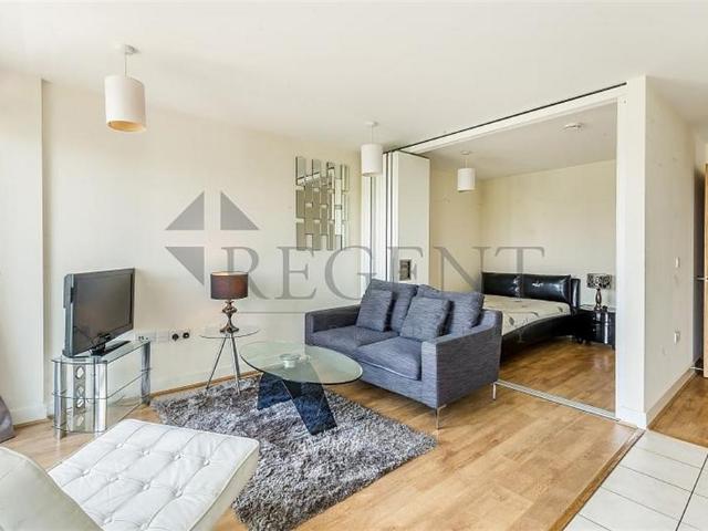 Apartment for rent in Battersea, Greater London