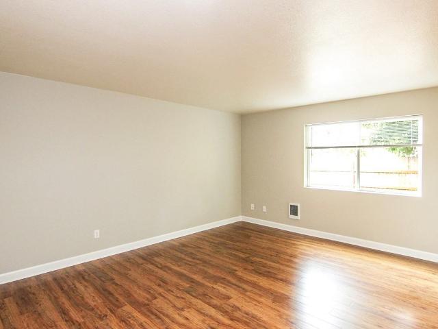 Apartment for rent in Huber, Beaverton