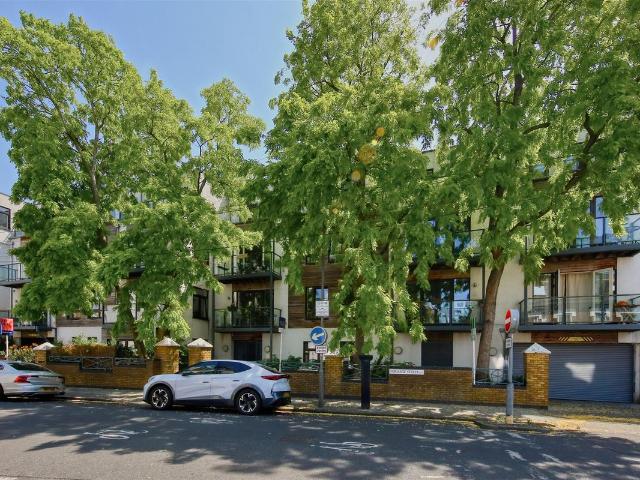 Apartment for rent in Earlsfield, Greater London