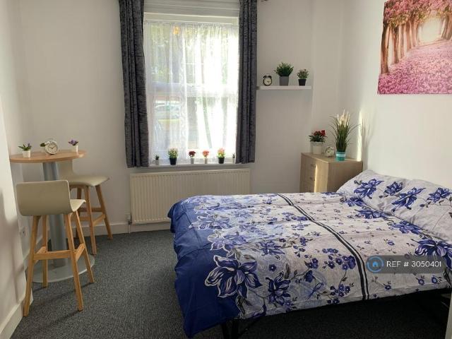 House for rent in London Borough of Enfield, Greater London