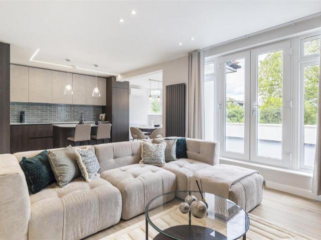 House for rent in Golders Green, Greater London