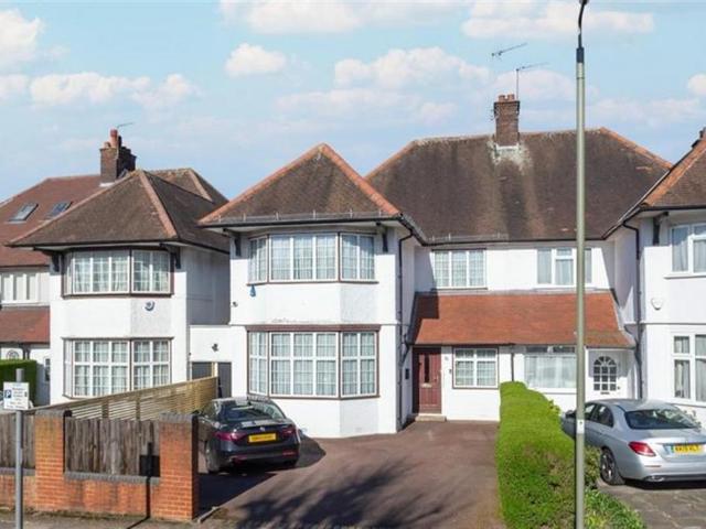 House for rent in Golders Green, Greater London