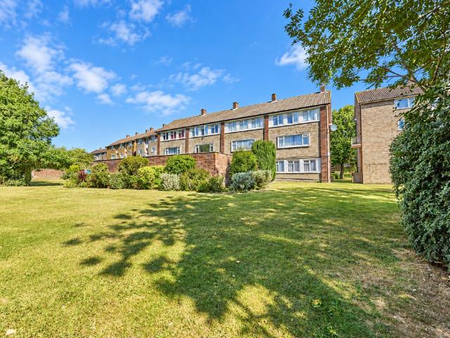 Apartment for rent in Five Acres, Hertfordshire