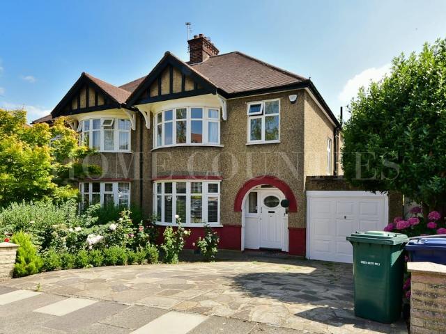 Apartment for rent in Friern Barnet, Greater London
