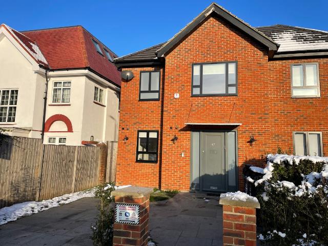 House for rent in Golders Green, Greater London