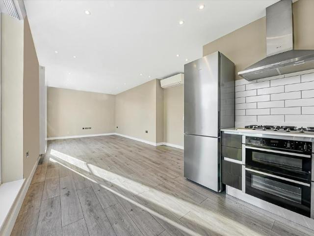Apartment for rent in Golders Green, Greater London