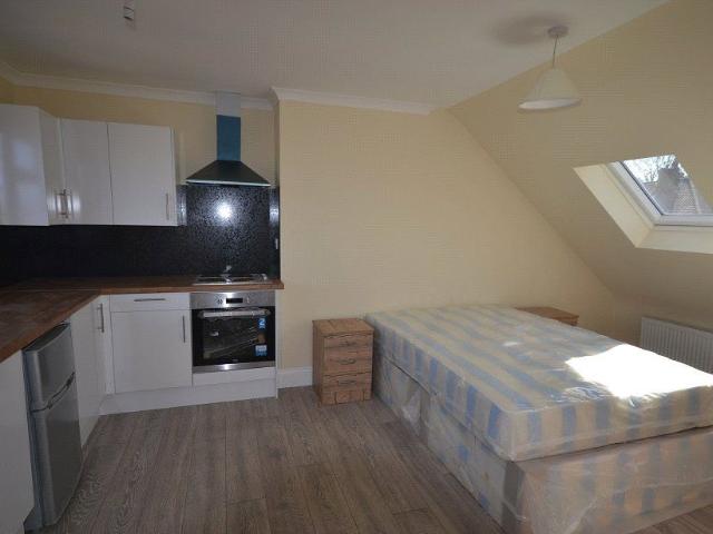 Studio for rent in Kingsbury, Greater London