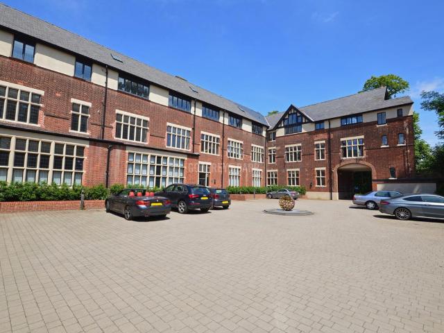 Apartment for rent in Mill Hill, Greater London