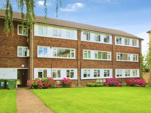 Apartment for rent in Five Acres, Hertfordshire