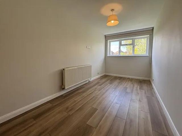 Apartment for rent in Trench Wood, Bourne Vale