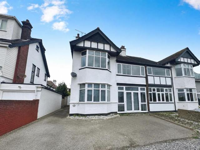 House for rent in Alton Barnes, Essex