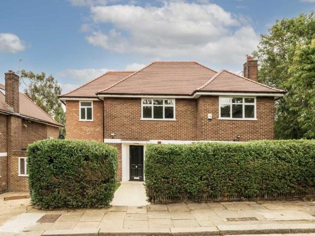House for rent in London Borough of Ealing, Greater London