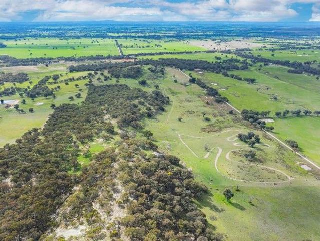 Cottage for sale in Springhurst, Victoria