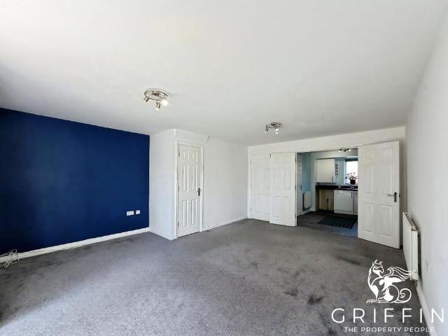 Townhouse for rent in West Thurrock, Essex