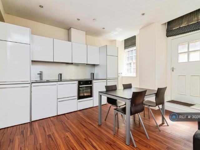 Apartment for rent in The Park, City of Nottingham