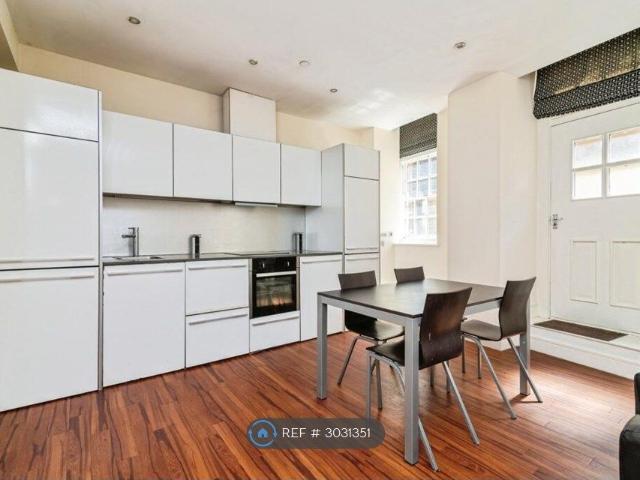 Apartment for rent in The Park, City of Nottingham