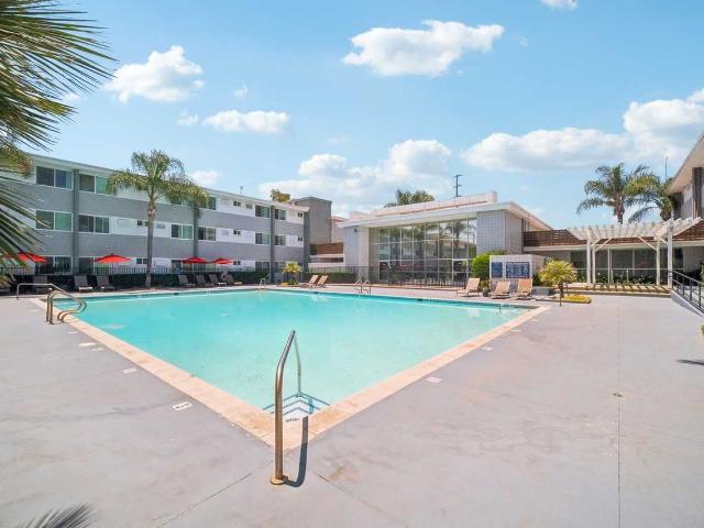 Apartment for rent in Canoga Park, California