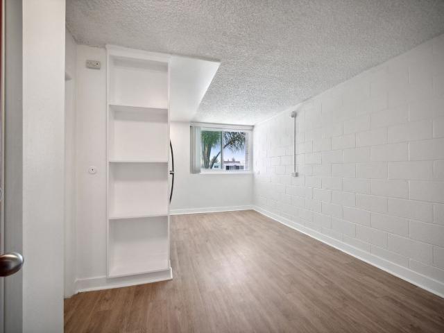Apartment for rent in Canoga Park, California