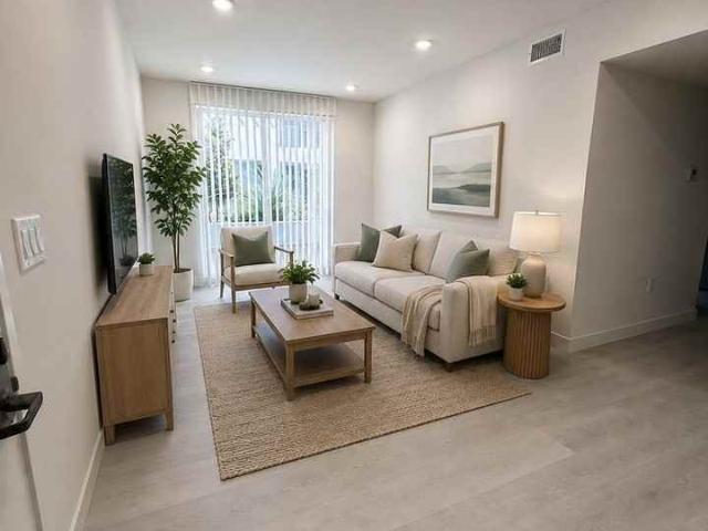 Apartment for rent in Canoga Park, California