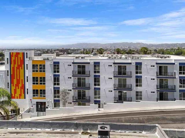 Apartment for rent in Canoga Park, California