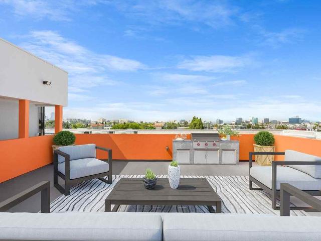 Apartment for rent in Canoga Park, California