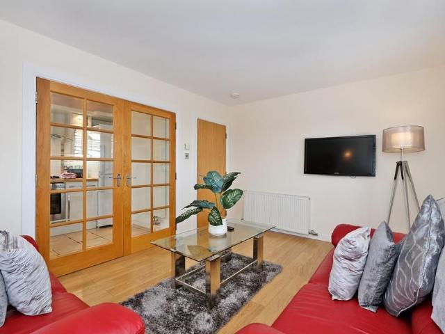 Apartment for rent in Woodside, Ballindoch
