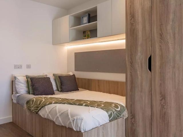 Apartment for rent in West Hoe, Mount Wise