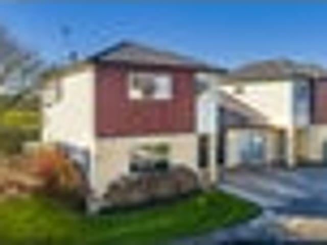 Townhouse for sale in Huntington